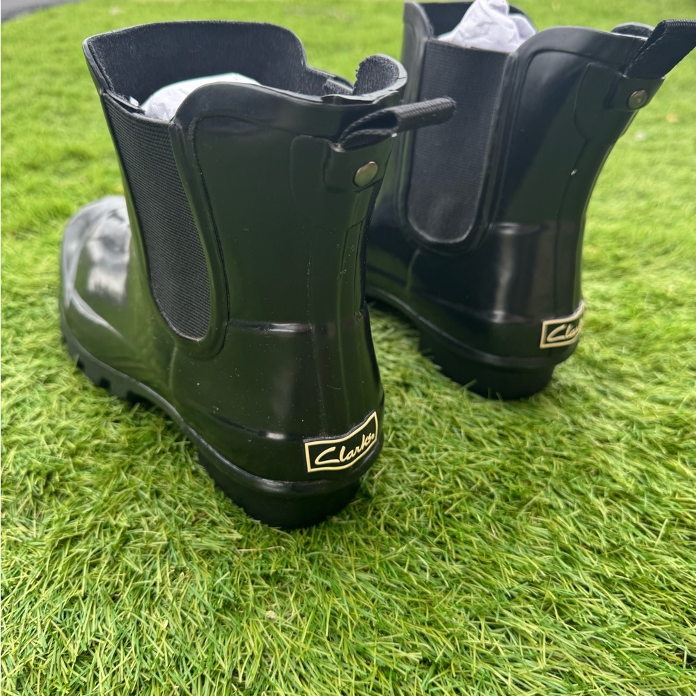 Clark’s Black Ankle Rain Boots - Picture 11 of 15